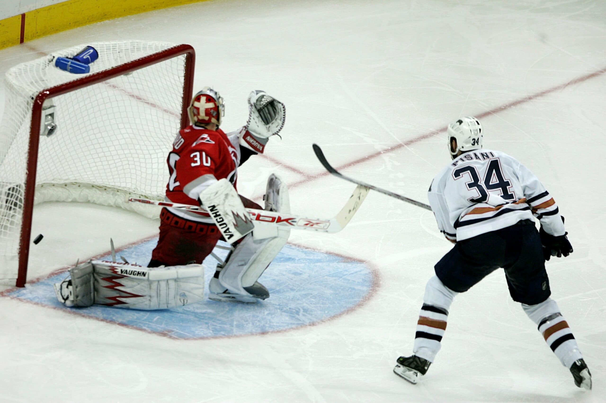 Edmonton Oilers Fernando Pisani wins Game 6 vs Carolina Hurricanes