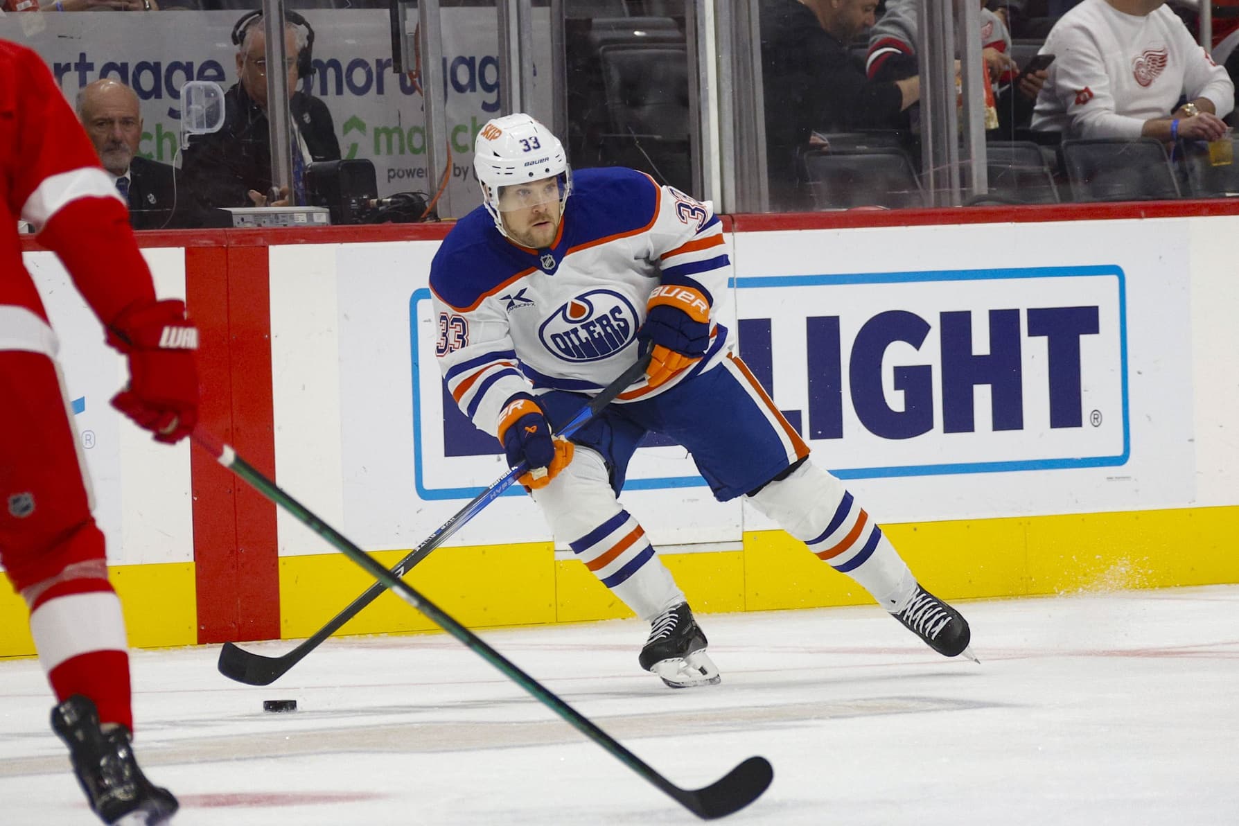 Edmonton Oilers forward Viktor Arvidsson