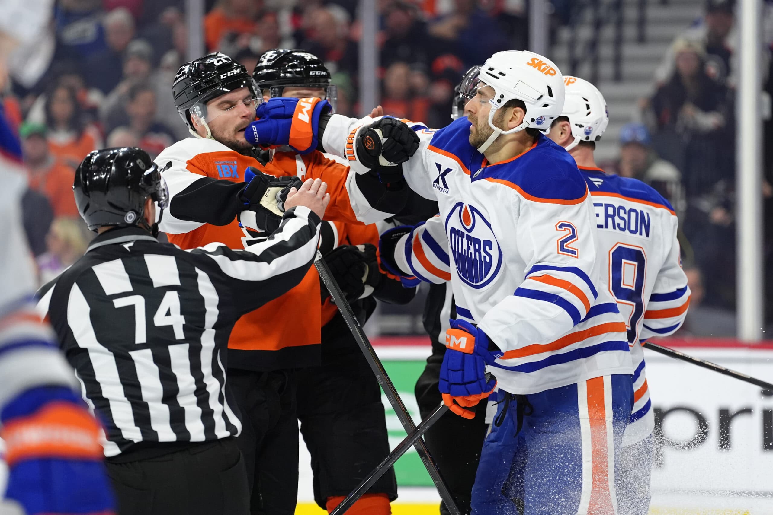 Edmonton Oilers Philadelphia Flyers Evan Bouchard